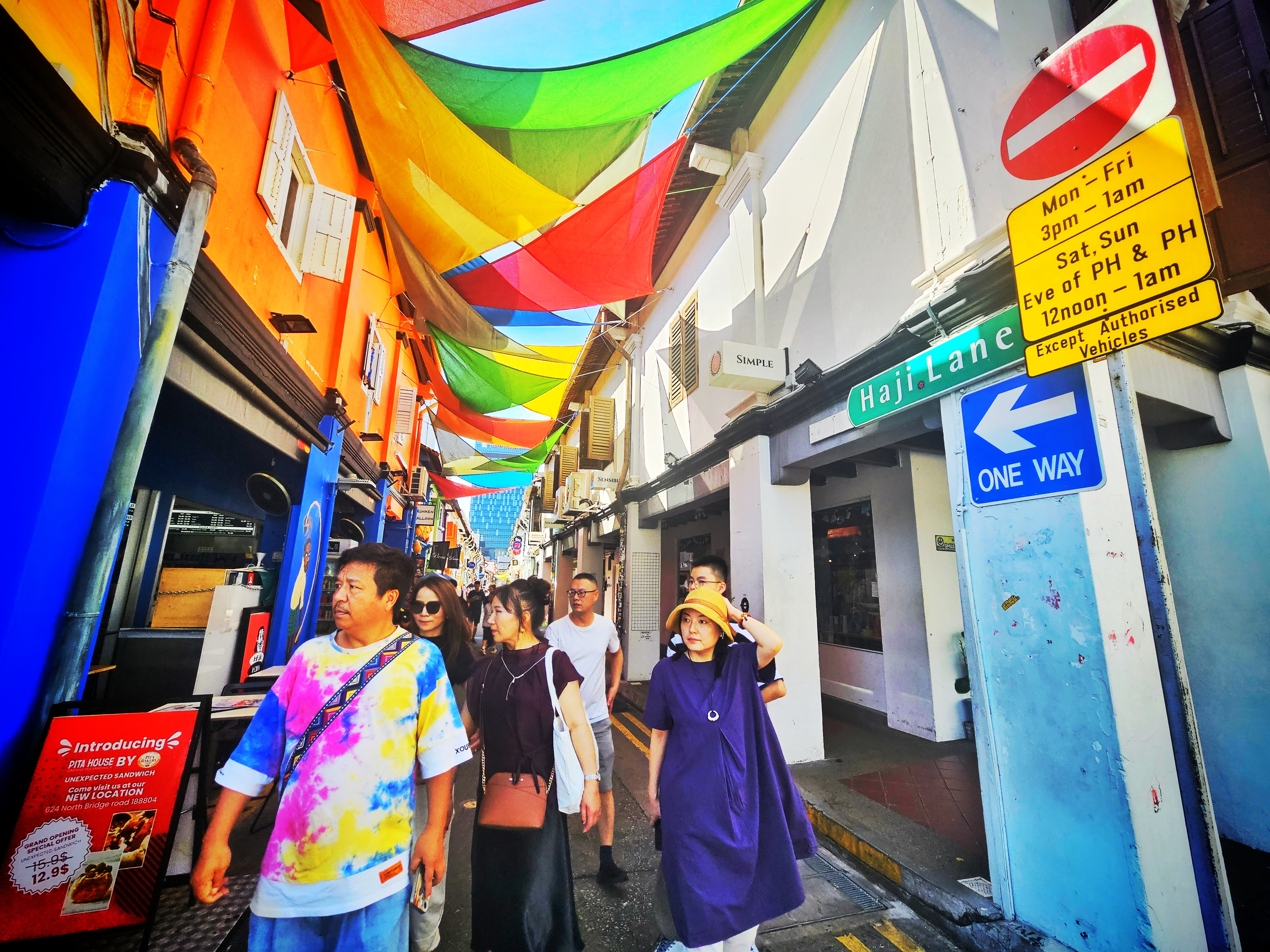 Exploring Kampong Gelam streets with licensed guide