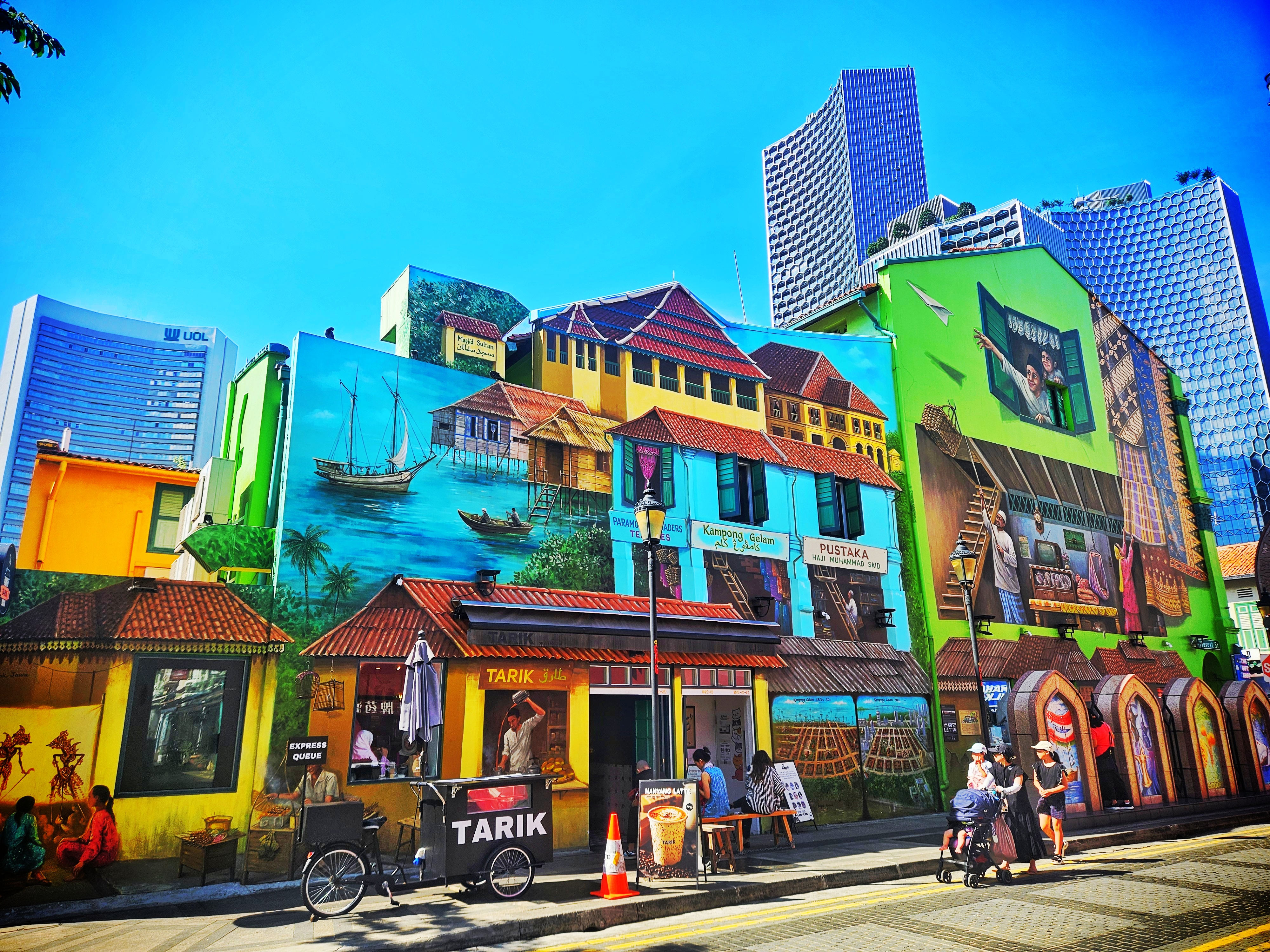 Colourful shophouses and street art in Kampong Gelam Singapore